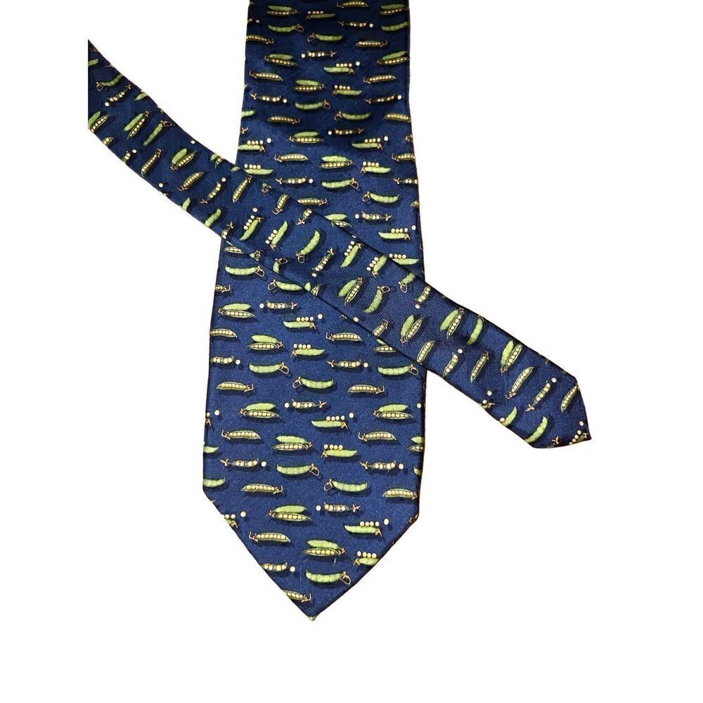 Joseph Lyman for Bloomingdales Pea Pod Handmade in Italy Necktie